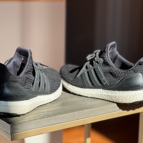 Adidas Ultraboost 4.0 - Picture 2 of 3